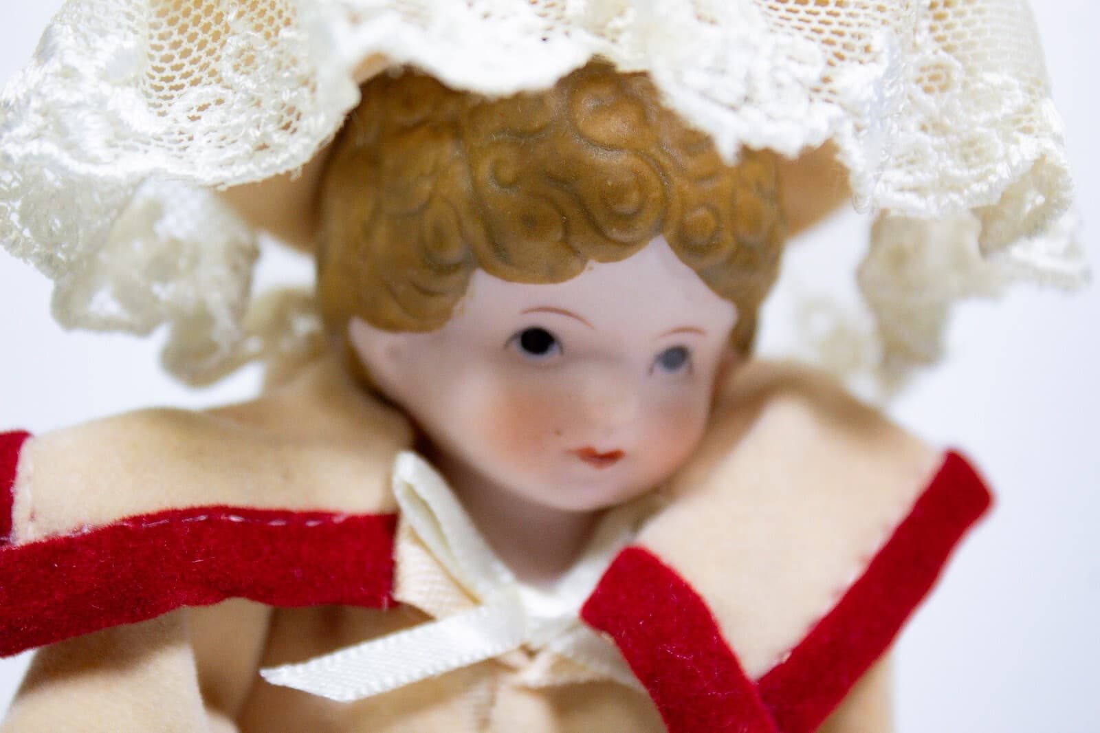 Vintage Victorian Style Laced Hat Porcelain Hanging Doll Ornament - Thumbnail 3