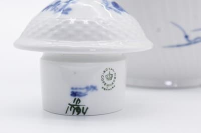 Vintage ROYAL COPENHAGEN 2nd Quality Blue Flower Pattern Porcelain Teapot - Thumbnail 9