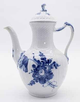Vintage ROYAL COPENHAGEN 2nd Quality Blue Flower Pattern Porcelain Teapot - Thumbnail 10