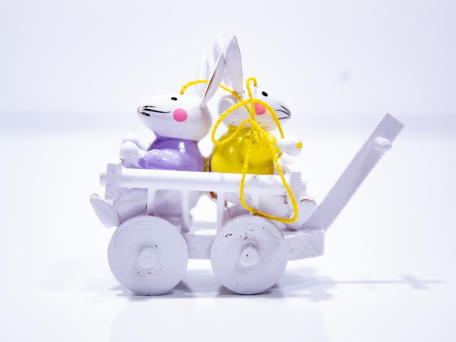 K.W. TAIWAN Wooden Easter Hand Painted Bunnies In Wagon Miniature Figurine - Thumbnail 2