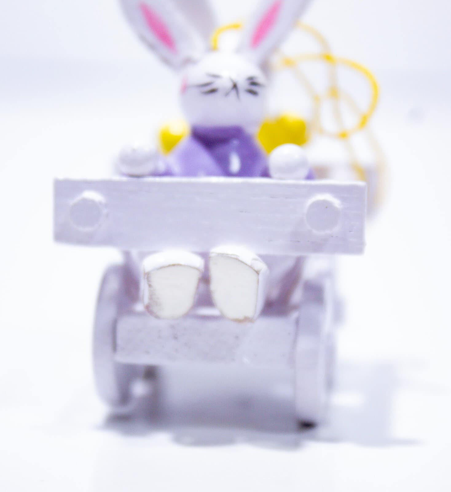 K.W. TAIWAN Wooden Easter Hand Painted Bunnies In Wagon Miniature Figurine - Thumbnail 3