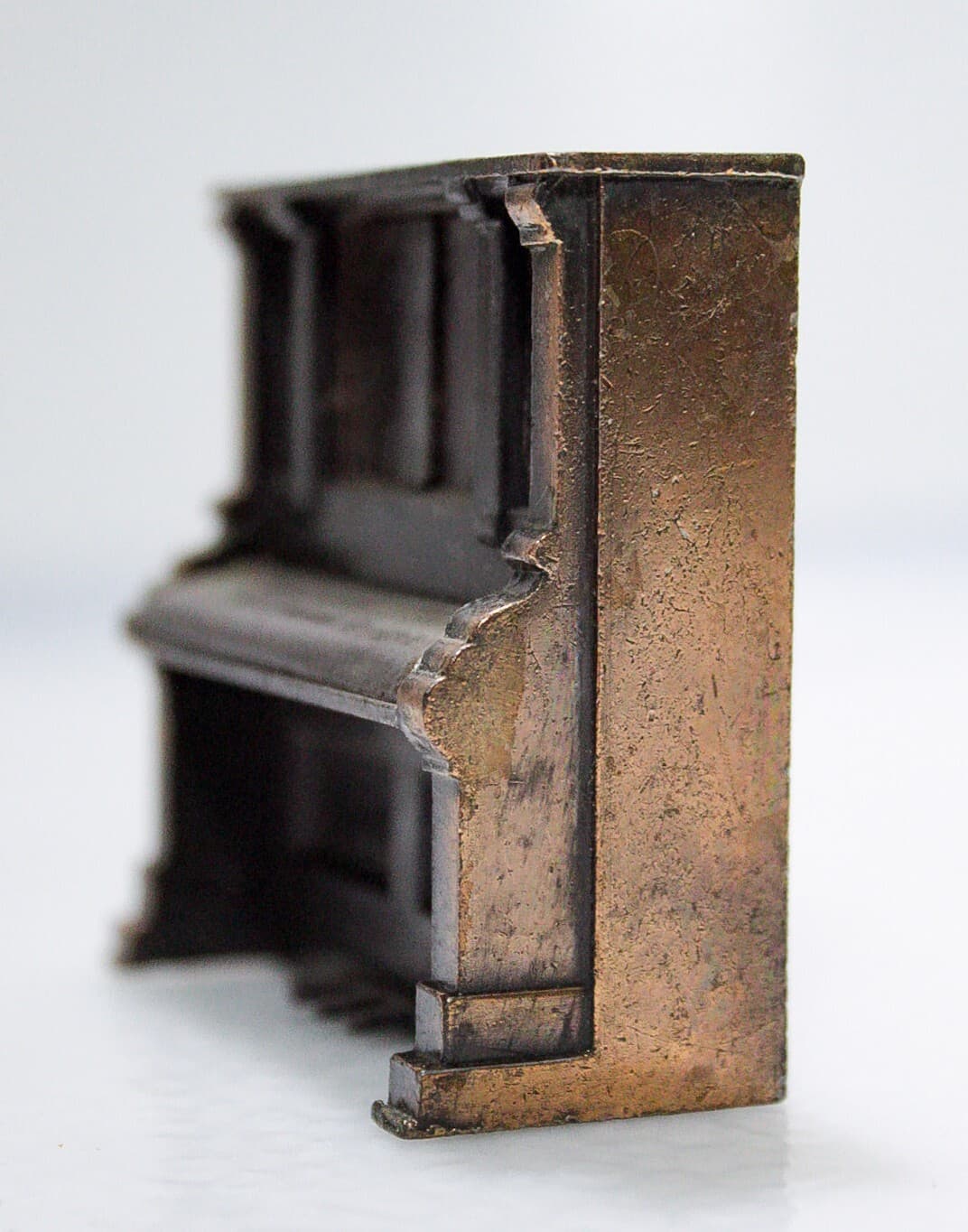 DURHAM INDUSTRIES 1976 Metal Diecast Miniature Dollhouse Pianos Accessory - Thumbnail 3