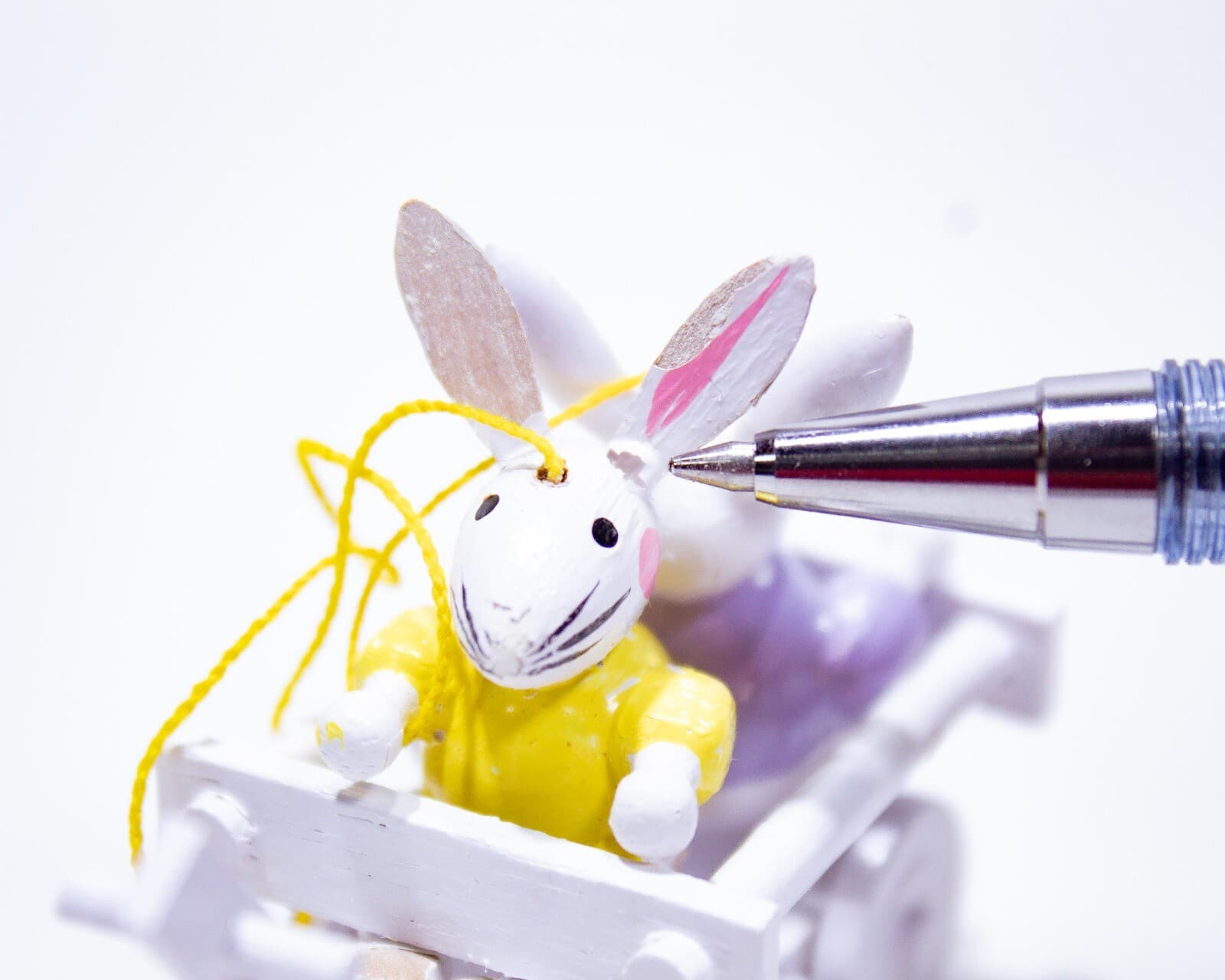 K.W. TAIWAN Wooden Easter Hand Painted Bunnies In Wagon Miniature Figurine - Thumbnail 7