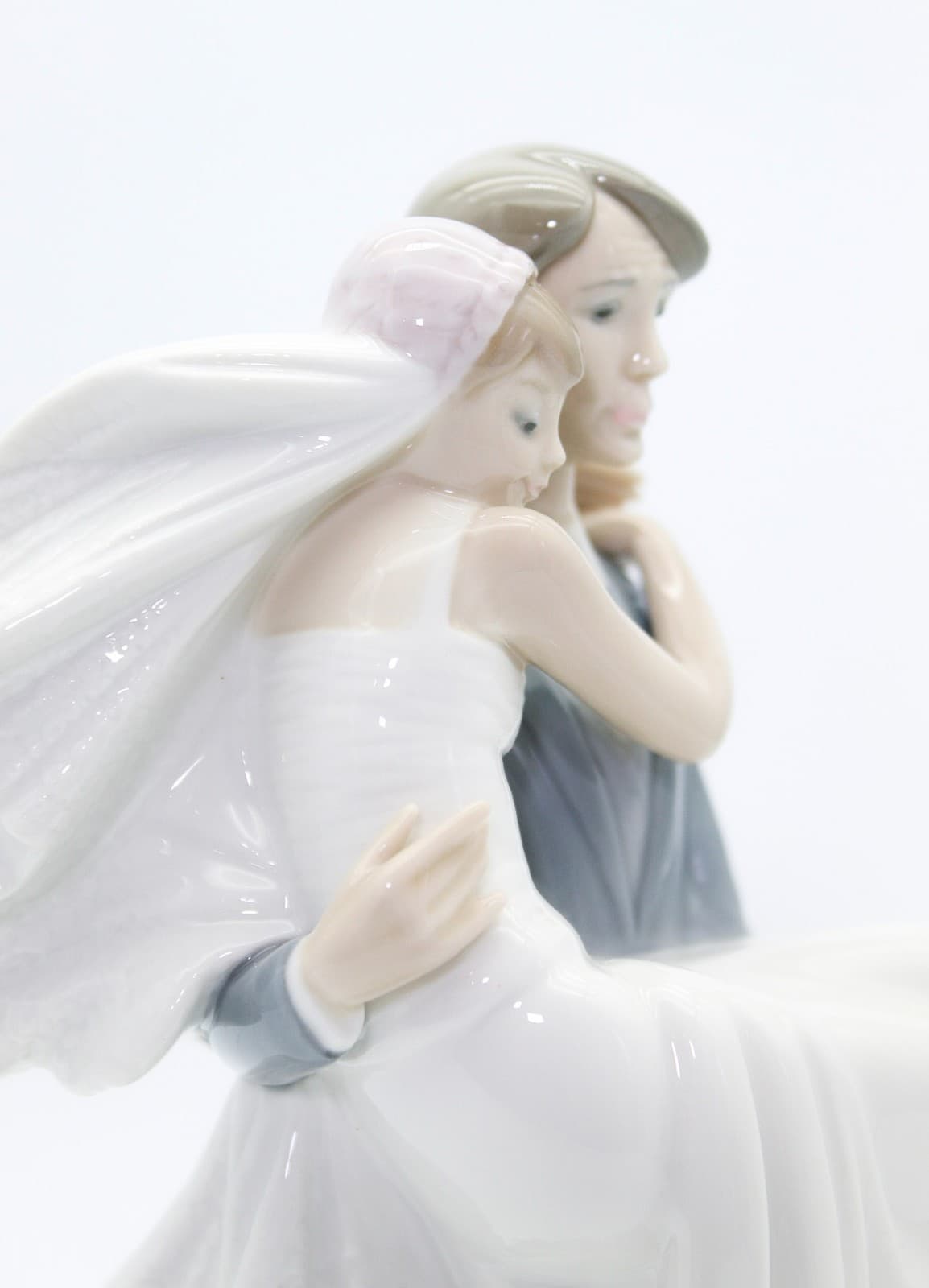 Lladro Over The Threshold #5282 Spain Glazed Porcelain Figure By Juan Huerta - Thumbnail 14