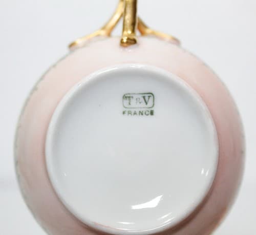 LIMOGES France T & V Vintage Gold Gilt Pink Porcelain Boullion Cup & Saucer - Thumbnail 4