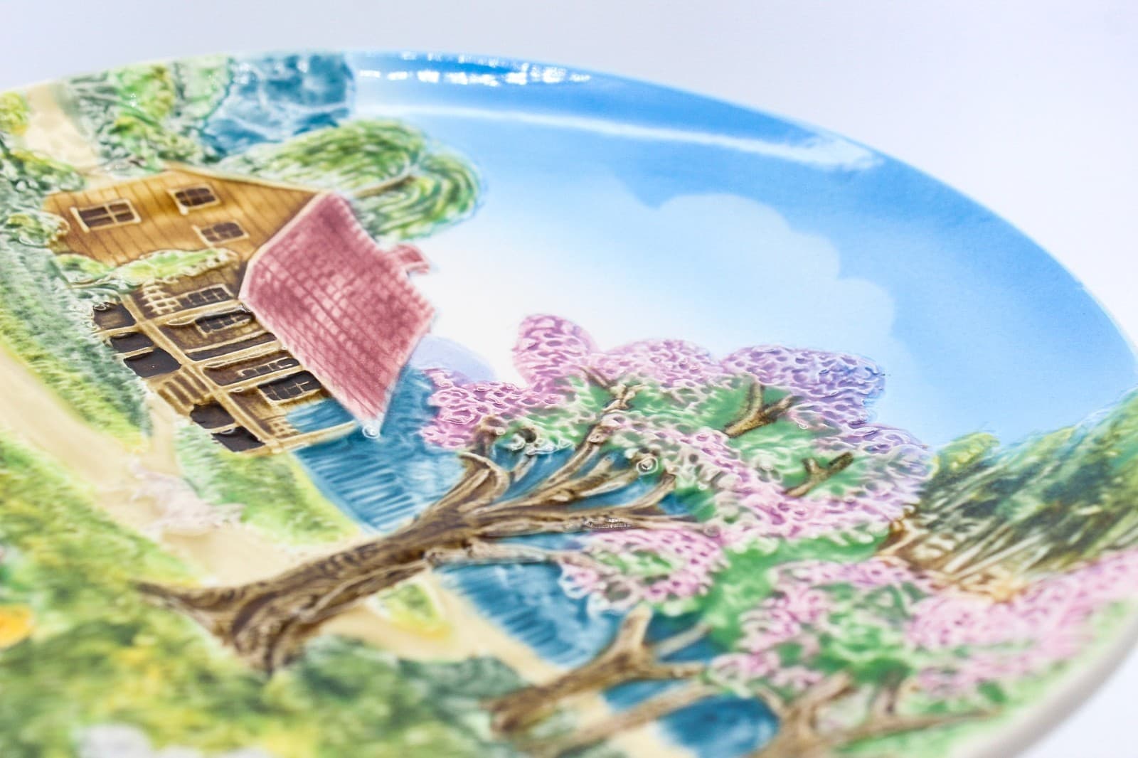 Majolica Germany Low Relief Currier & Ives Porcelain Hand Painted Wall Plate 9" - Thumbnail 8