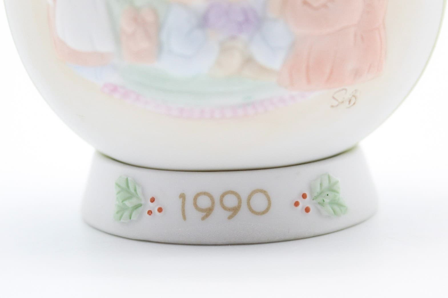 Precious Moments May You Christmas Be A Happy Home Porcelain Ornament 199 - Thumbnail 3