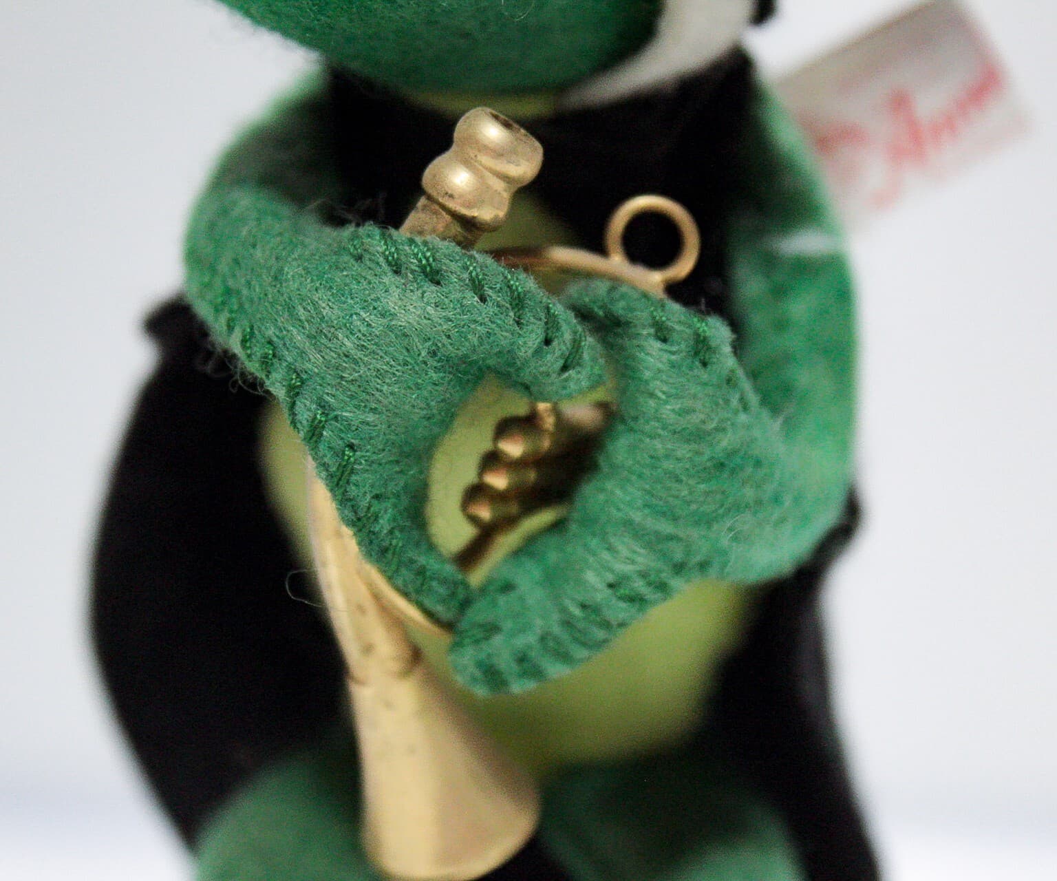 ANNALEE MOBILITEE 1988 Vintage Musician Frog Playing Trumpet In Tux Artisan Doll - Thumbnail 2