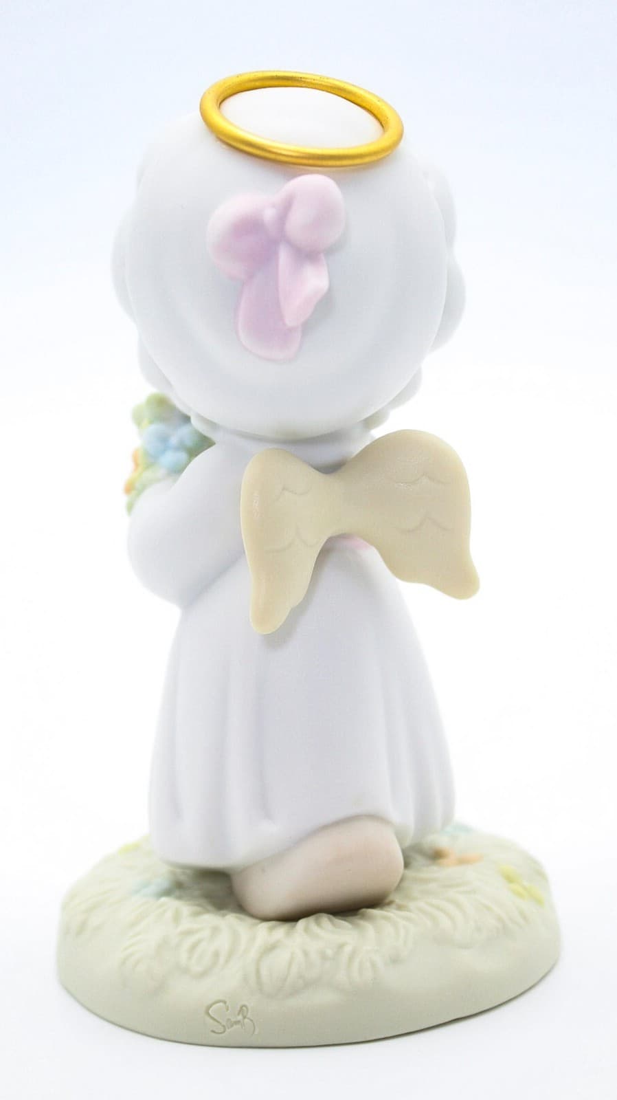Precious Moments A Bouquet From God's Garden Of Love Porcelain Figurine 1996 - Thumbnail 3