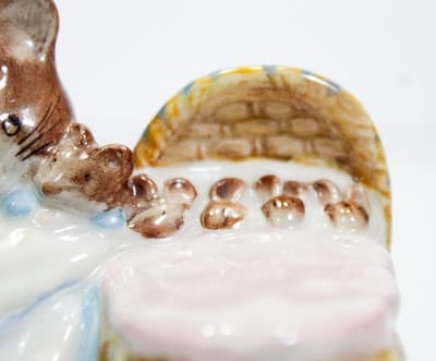 BESWICK ENGLAND Beatrix Potter "Hunca Munca" Porcelain Figurine - Thumbnail 3