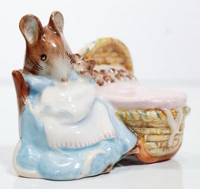 BESWICK ENGLAND Beatrix Potter "Hunca Munca" Porcelain Figurine - Thumbnail 5