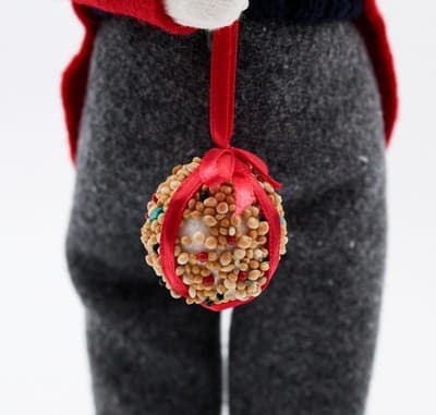 Byers' Choice 2003 Traditional Adult With Ornament The Carolers Christmas Doll - Thumbnail 4