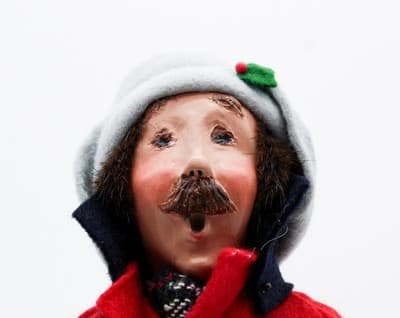Byers' Choice 2003 Traditional Adult With Ornament The Carolers Christmas Doll - Thumbnail 2