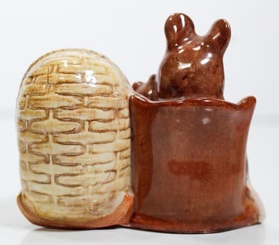 BESWICK ENGLAND Beatrix Potter "Hunca Munca" Porcelain Figurine - Thumbnail 6