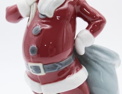 Lladro Made In Spain Retired Santa Claus Glazed Christmas Porcelain Figurine - Thumbnail 3