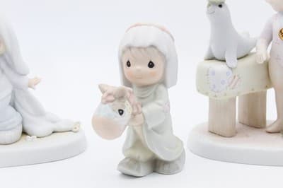 Precious Moments Faith Is The Victory Enesco Porcelain Figurines Lot Of 3 - Thumbnail 3