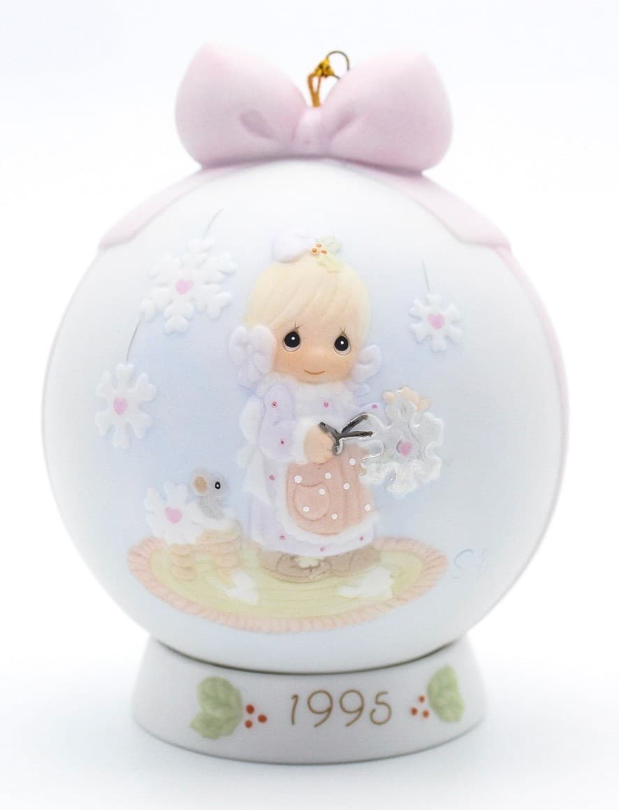 Precious Moments He Covers The Earth With His Beauty Porcelain Ornament 1995 - Thumbnail 6