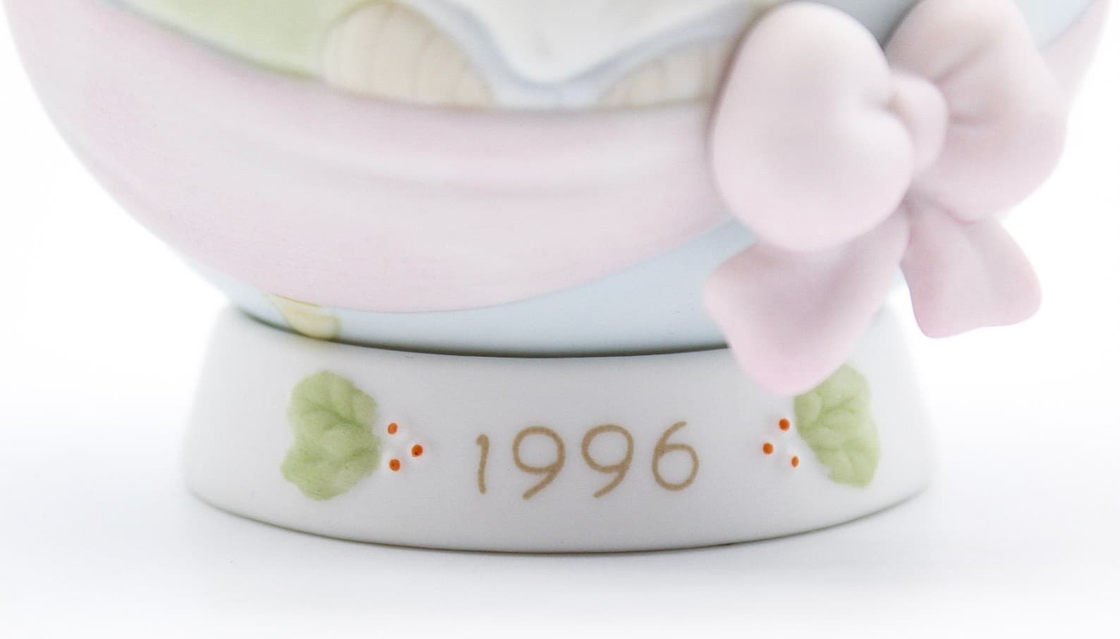 Precious Moments Peace On Earth...Anyway Enesco Porcelain Ornament 1996 - Thumbnail 4