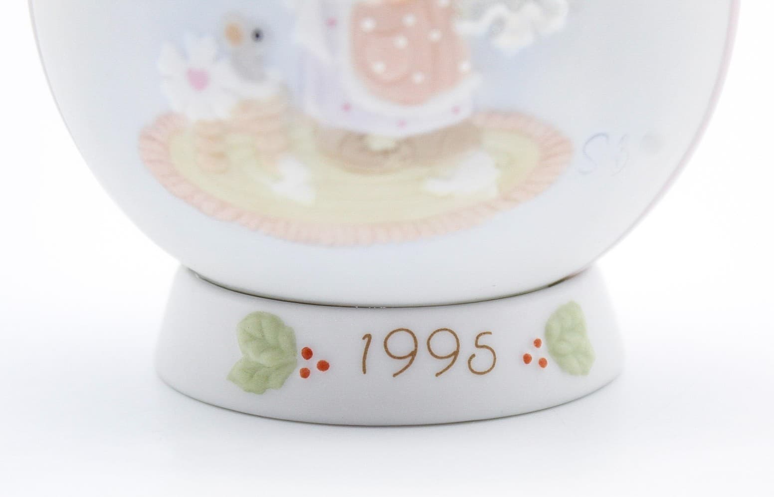 Precious Moments He Covers The Earth With His Beauty Porcelain Ornament 1995 - Thumbnail 3