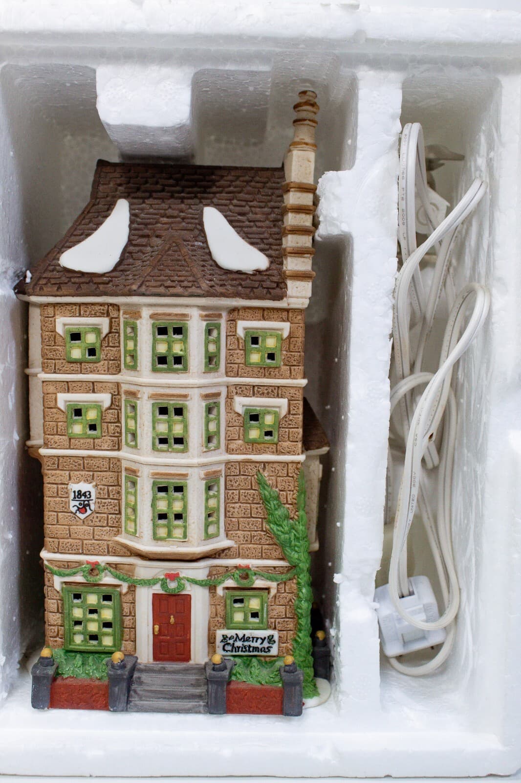 DEPARTMENT 56 "Nephew Fred's Flat" Christmas Porcelain Figurine With Box & Light - Thumbnail 6