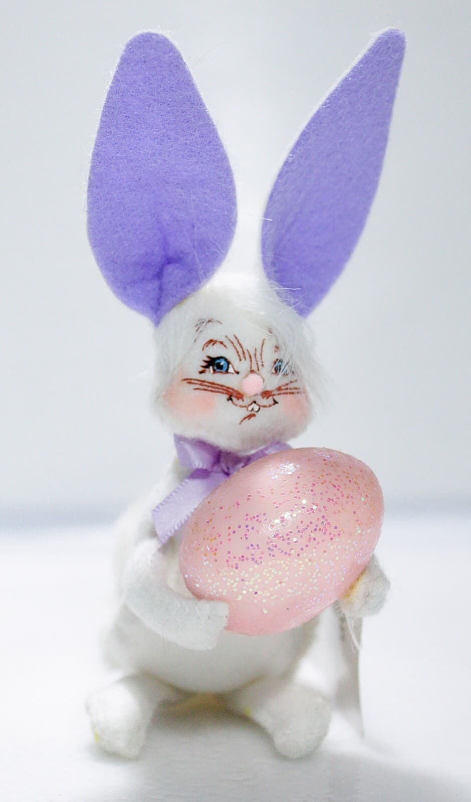 ANNALEE MOBILITEE 2008 EASTER BUNNY W/ PINK EGG Holiday Artisan Doll 5" NEW - Thumbnail 5