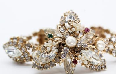Vintage Gold Tone Multicolor Rhintestone Faux Seed Pearl Floral Bracelet - Thumbnail 3