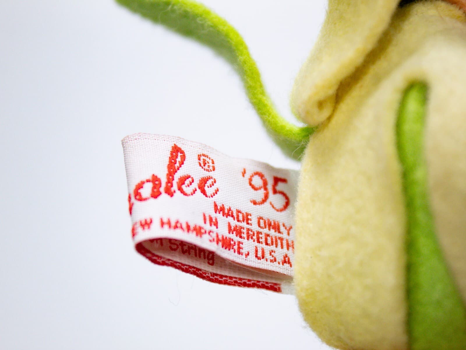 Vintage ANNALEE MOBILITEE 1995 Flexible Yellow Green Spring Elf Artisan Doll 4" - Thumbnail 6