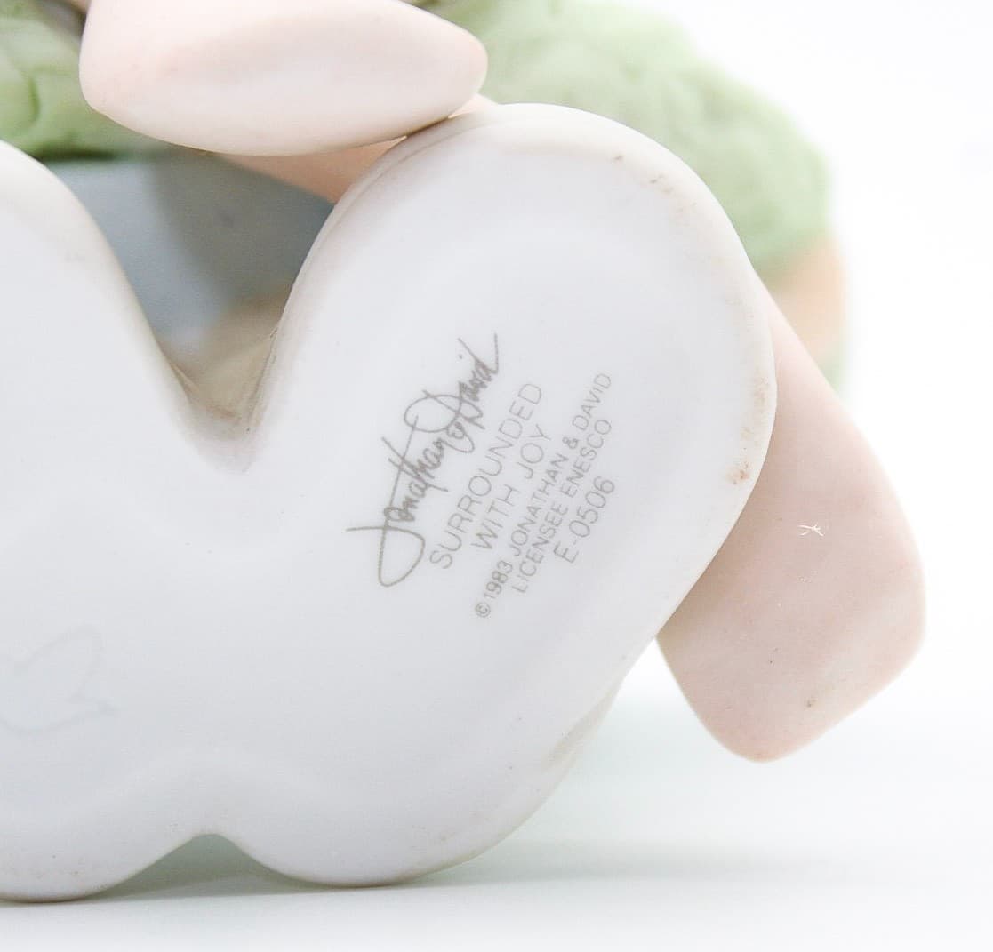 Precious Moments Surrounded With Joy Enesco Christmas Porcelain Figurine - Thumbnail 2