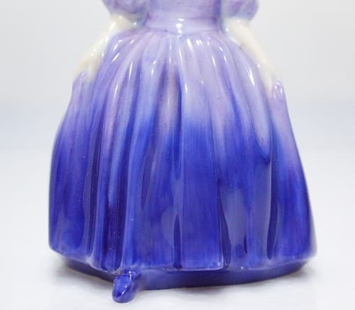 Vintage ROYAL DOULTON England "MARIE" HN1370 Hand Painted Porcelain Figurine - Thumbnail 3