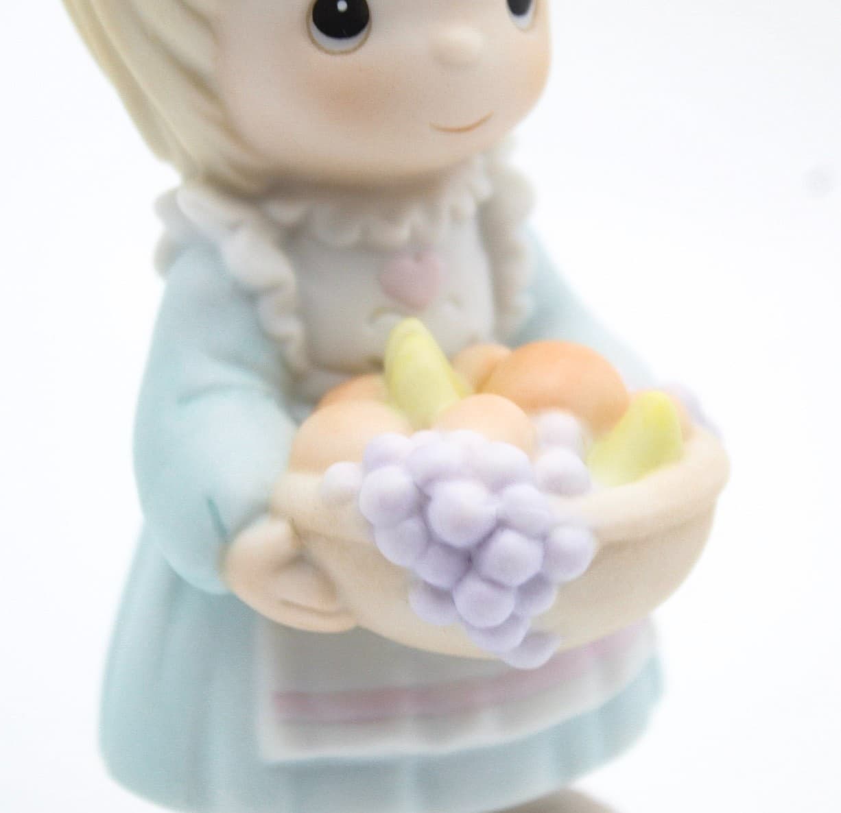 Precious Moments The Fruit Of The Spirit Is Love Enesco Porcelain Figurine 1993 - Thumbnail 3