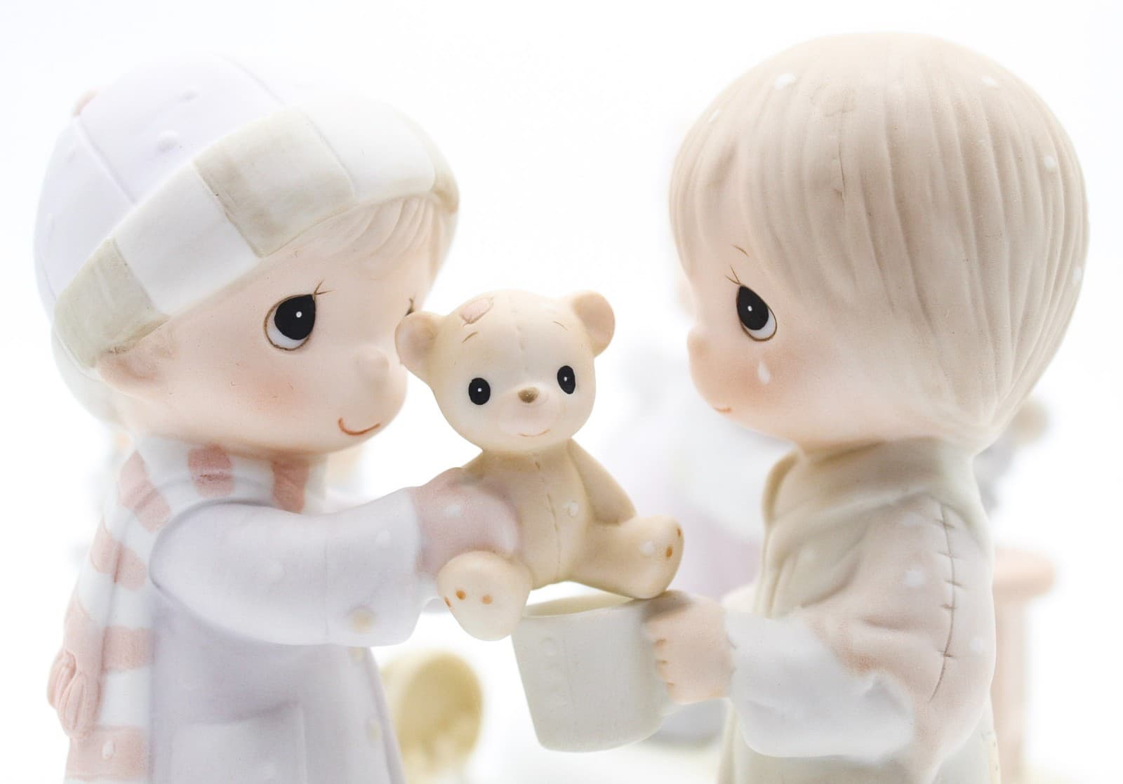 Precious Moments Blessed Are The Peacemakers Enesco Porcelain Figurines Lot Of 3 - Thumbnail 3