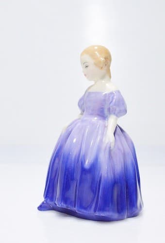 Vintage ROYAL DOULTON England "MARIE" HN1370 Hand Painted Porcelain Figurine - Thumbnail 4