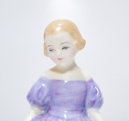 Vintage ROYAL DOULTON England "MARIE" HN1370 Hand Painted Porcelain Figurine - Thumbnail 2