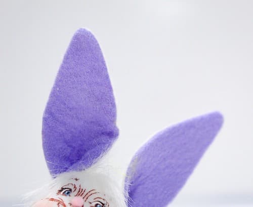 Vtg 2008 ANNALEE Mobilitee EASTER BUNNY W/ PINK EGG Holiday Artisan Doll 5" - Thumbnail 3