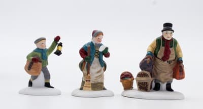 DEPARTMENT 56 "Come Into The Inn" Christmas Village Accessory - Thumbnail 3