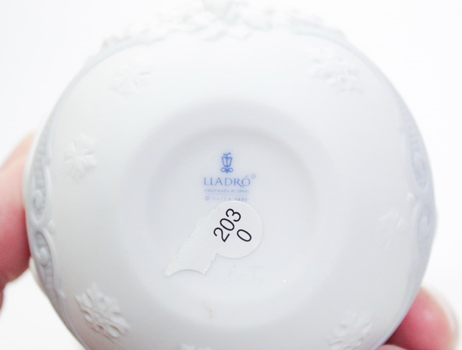 Vtg 2000 LLADRO Spain Christmas Matter Porcelain Ball Ornament In Original Box - Thumbnail 4