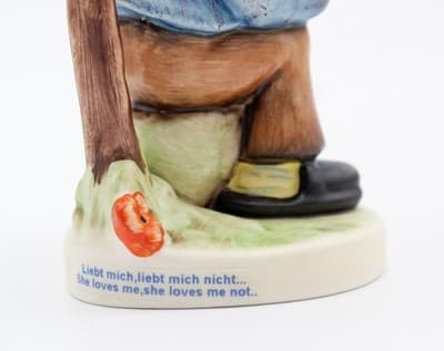 Hummel Goebel She Loves Me, She Loves Me Not Porcelain Figurine TMK8 In Box - Thumbnail 4