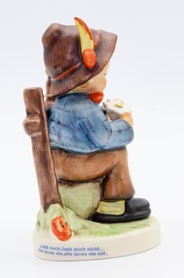 Hummel Goebel She Loves Me, She Loves Me Not Porcelain Figurine TMK8 In Box - Thumbnail 3