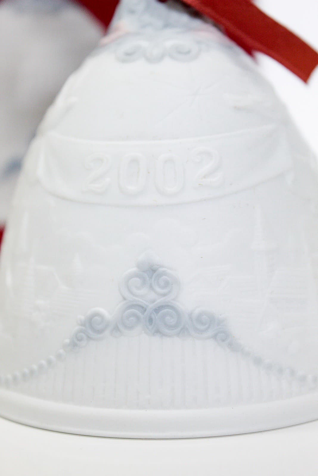 Vintage 2002 LLADRO Spain Matte Porcelain Christmas Bell In Original Box - Thumbnail 2