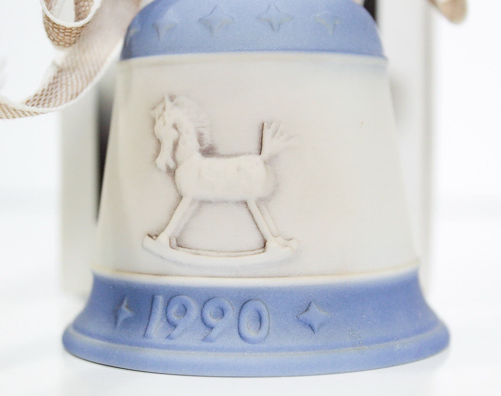HUMMEL Goebel W. "Letter To Santa" 1990 Bell Porcelain Ornament In Original Box - Thumbnail 4