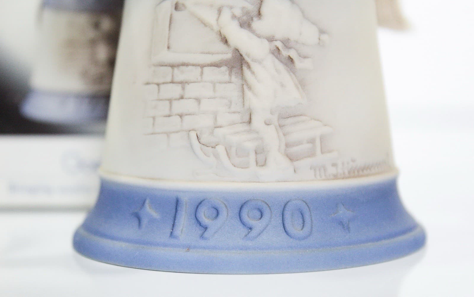 HUMMEL Goebel W. "Letter To Santa" 1990 Bell Porcelain Ornament In Original Box - Thumbnail 3
