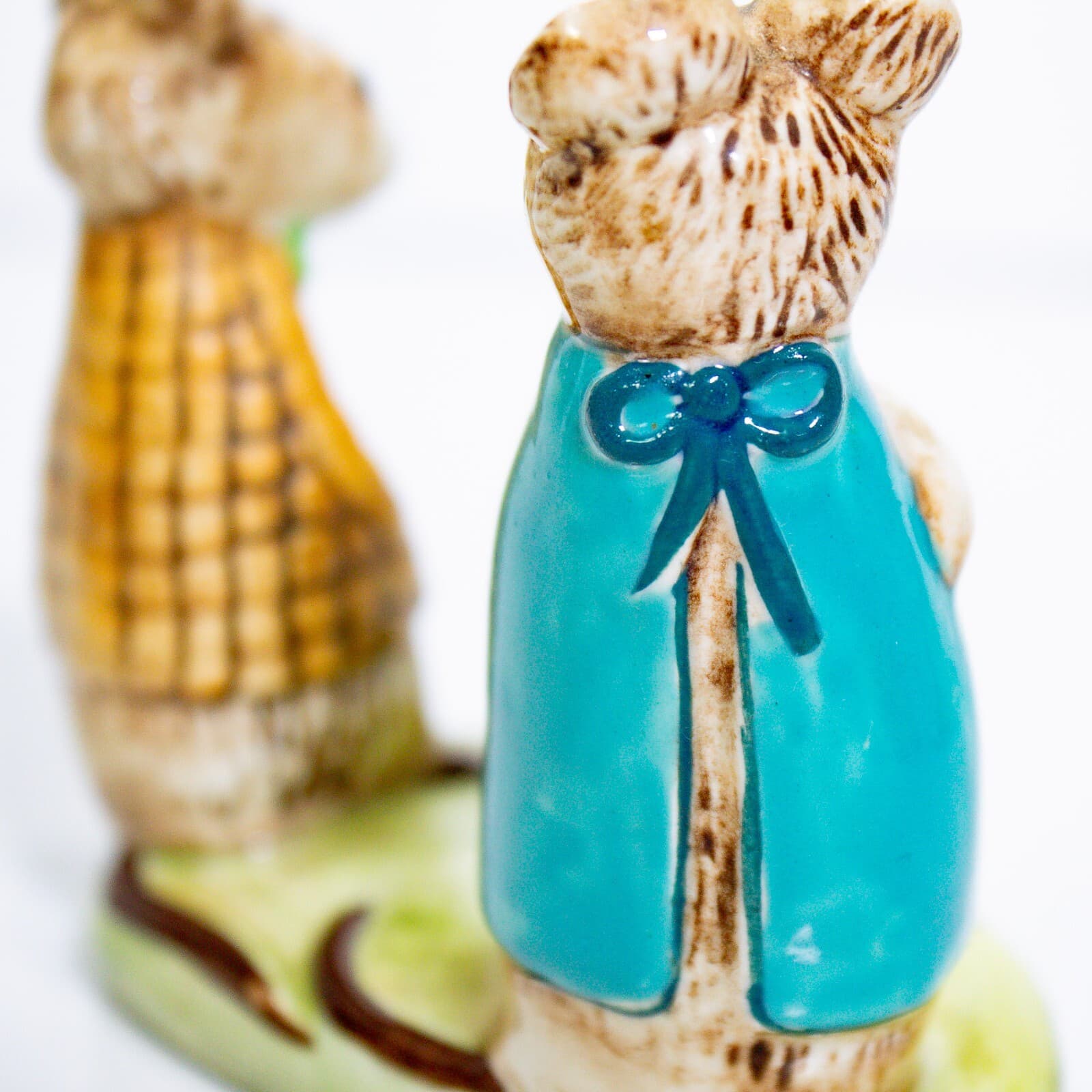 Vintage BESWICK ENGLAND Kitty MacBride "Strained Relations" Porcelain Figurine - Thumbnail 7