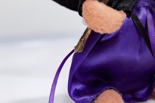 Annalee Mobilitee Purple Witch Mouse Halloween Artisan Doll 6" vintage 2010 - Thumbnail 4