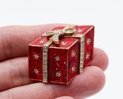 Neiman Marcus Vintage Red Enamel Rhinestone Christmas Present Gift Pin Brooch - Thumbnail 2