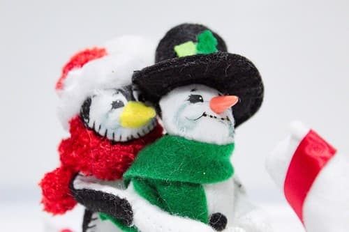Vtg 2013 ANNALEE Mobilitee TOBOGGANING BUDDIES Christmas Artisan Doll 3" w/Tag - Thumbnail 3