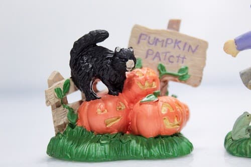 2 Vintage MIDWEST IMPORTS Pumpkin Patch & Witch Halloween Figurines - Thumbnail 3