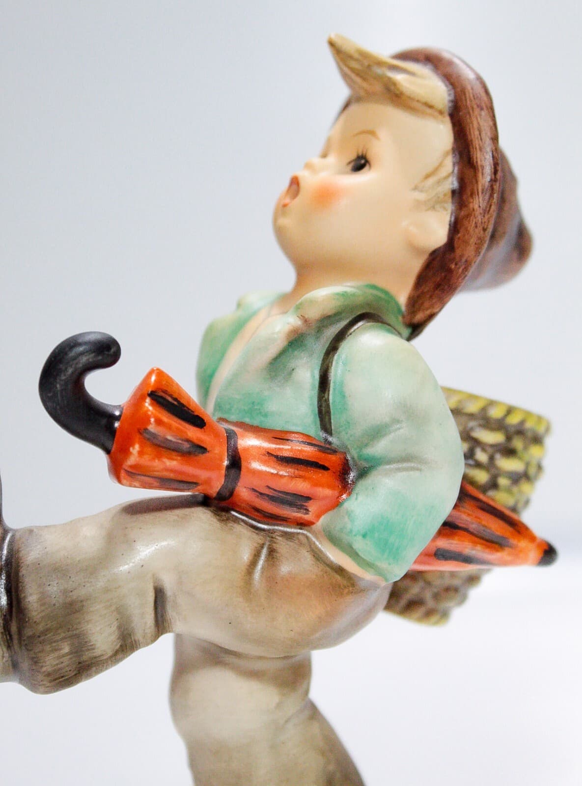 Goebel Hummel West Germany Happy Traveler Hand Painted Porcelain Figurine TMK6 - Thumbnail 2