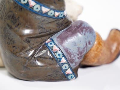 Vintage LLADRO Spain Eskimo Playing w/ Cub Hand Painted Pottery Figure - Thumbnail 5