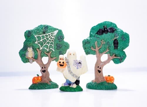 3 Vintage MIDWEST IMPORTS Creepy Trees & Ghost Costume Halloween Figurines - Thumbnail 7