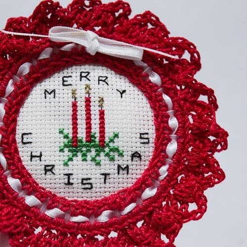 Vintage Handmade Cross Stitch Lace 3 Candle Merry Christmas Fridge Magnet - Thumbnail 4